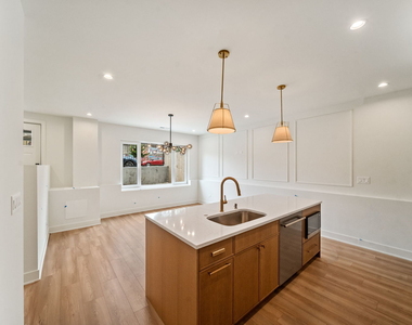 1355 W 16th Street - Photo Thumbnail 4