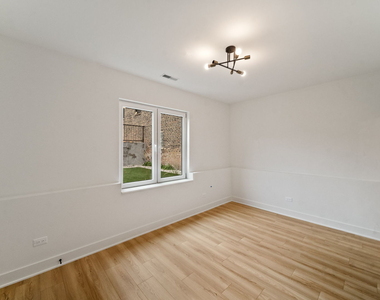 1355 W 16th Street - Photo Thumbnail 11