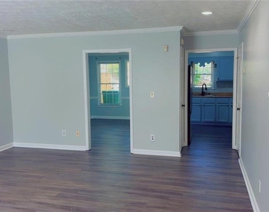 579 Hambrick Square - Photo Thumbnail 2