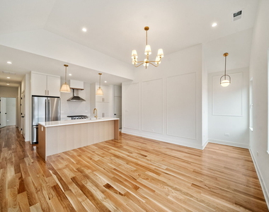 1355 W 16th Street - Photo Thumbnail 3