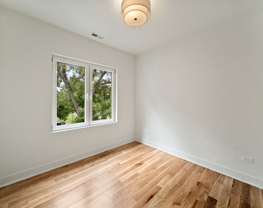 1355 W 16th Street - Photo Thumbnail 13