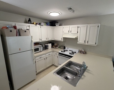 716 Elm Street - Photo Thumbnail 13