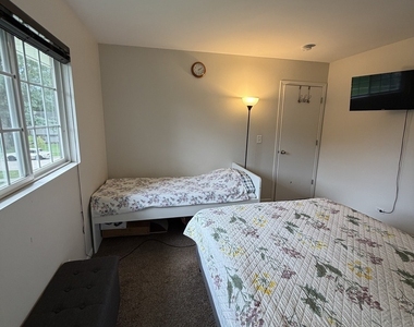 716 Elm Street - Photo Thumbnail 5