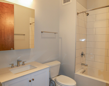 4046 N Hermitage Avenue - Photo Thumbnail 6