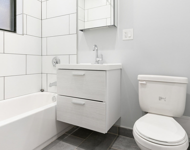 7620 N Eastlake Terrace - Photo Thumbnail 9
