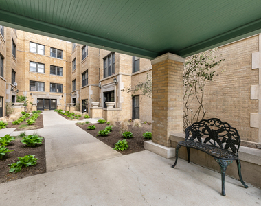 7620 N Eastlake Terrace - Photo Thumbnail 11