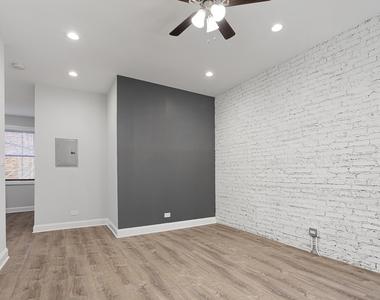 7620 N Eastlake Terrace - Photo Thumbnail 3