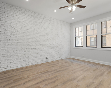 7620 N Eastlake Terrace - Photo Thumbnail 4