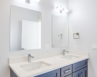 2402 W Carmen Avenue - Photo Thumbnail 11