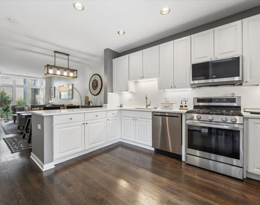 1713 W Diversey Parkway - Photo Thumbnail 12