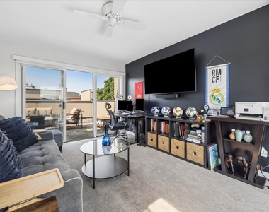 1713 W Diversey Parkway - Photo Thumbnail 22