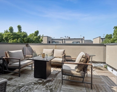 1713 W Diversey Parkway - Photo Thumbnail 24