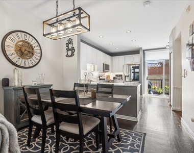 1713 W Diversey Parkway - Photo Thumbnail 8