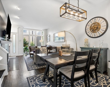 1713 W Diversey Parkway - Photo Thumbnail 15