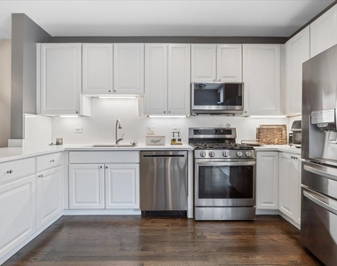 1713 W Diversey Parkway - Photo Thumbnail 11