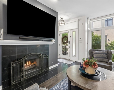 1713 W Diversey Parkway - Photo Thumbnail 3