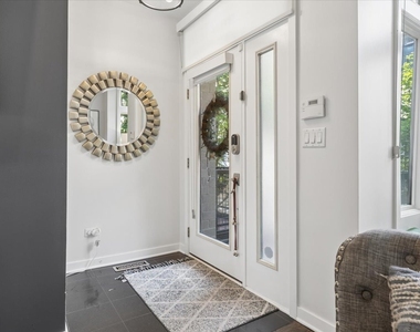 1713 W Diversey Parkway - Photo Thumbnail 2