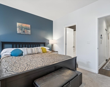1713 W Diversey Parkway - Photo Thumbnail 17