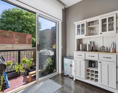 1713 W Diversey Parkway - Photo Thumbnail 13