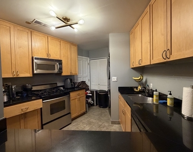 2100 N Racine Avenue - Photo Thumbnail 5