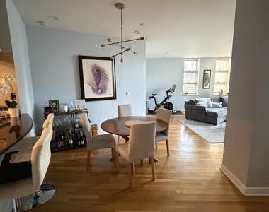 2100 N Racine Avenue - Photo Thumbnail 4