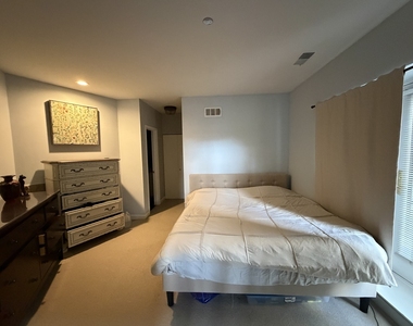 2100 N Racine Avenue - Photo Thumbnail 10