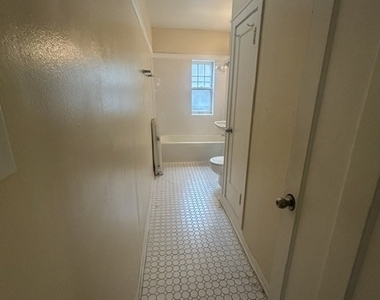 1114 Maple Avenue - Photo Thumbnail 12