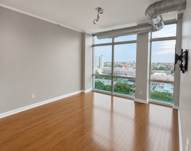 1819 S Michigan Avenue - Photo Thumbnail 6