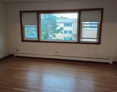 8902 N Wisner Street - Photo Thumbnail 5