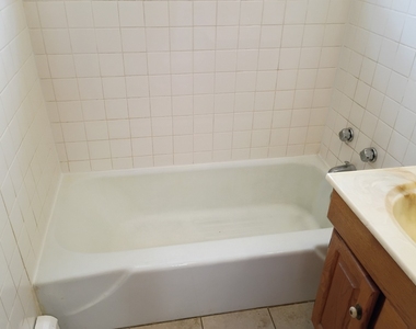 8902 N Wisner Street - Photo Thumbnail 8