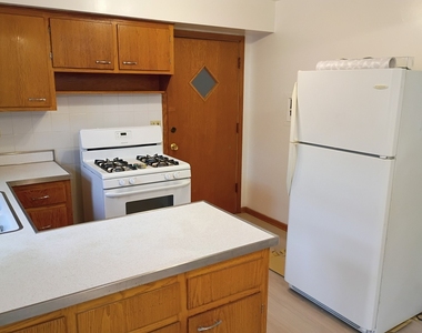 8902 N Wisner Street - Photo Thumbnail 1