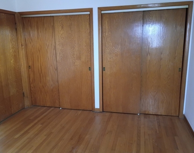 8902 N Wisner Street - Photo Thumbnail 10