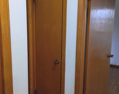 8902 N Wisner Street - Photo Thumbnail 12