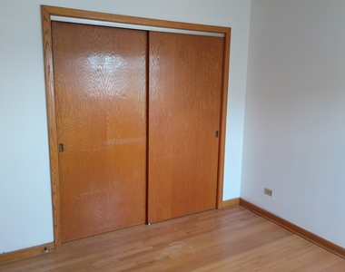 8902 N Wisner Street - Photo Thumbnail 13