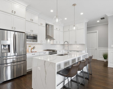 4802 N Bell Avenue - Photo Thumbnail 11