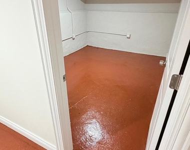6835 S Oakley Avenue - Photo Thumbnail 17