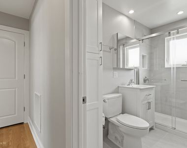 8331 W Gunnison Street - Photo Thumbnail 4