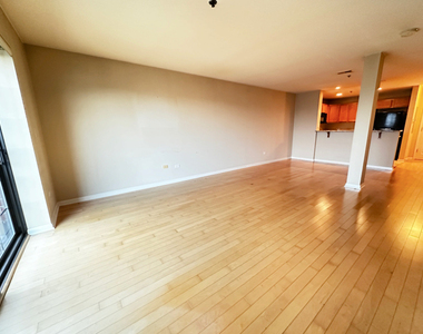 8255 Skokie Boulevard - Photo Thumbnail 4