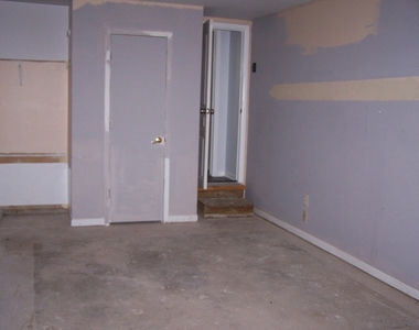 1950 Sheila Street - Photo Thumbnail 6