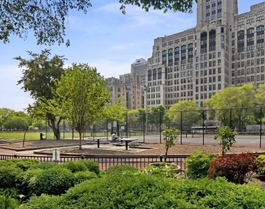 260 E Chestnut Street - Photo Thumbnail 18