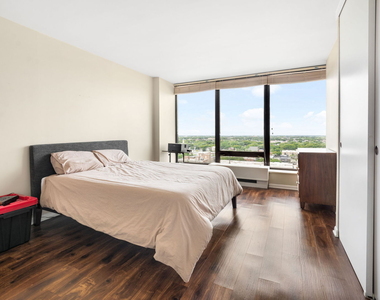 5445 N Sheridan Road - Photo Thumbnail 7