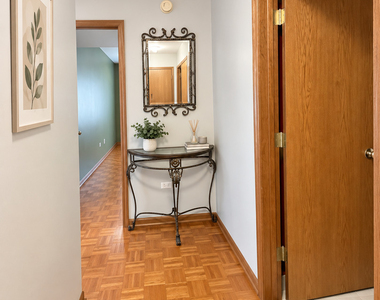 6401 W Berteau Avenue - Photo Thumbnail 5