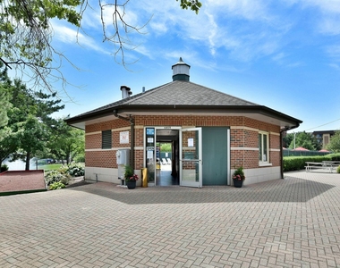 6401 W Berteau Avenue - Photo Thumbnail 12