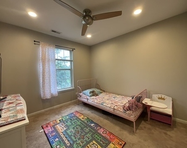 215 Brett Circle - Photo Thumbnail 10