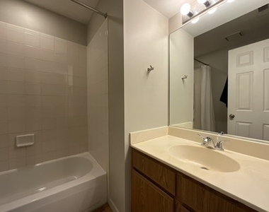 215 Brett Circle - Photo Thumbnail 11