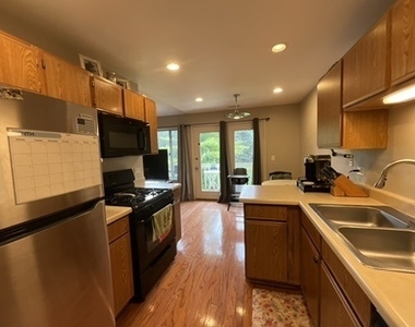 215 Brett Circle - Photo Thumbnail 4