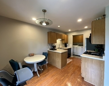 215 Brett Circle - Photo Thumbnail 6