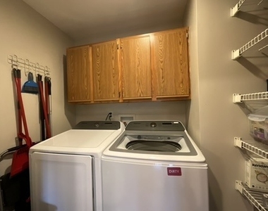 215 Brett Circle - Photo Thumbnail 7