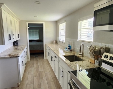 4813 Esplanade Street - Photo Thumbnail 8