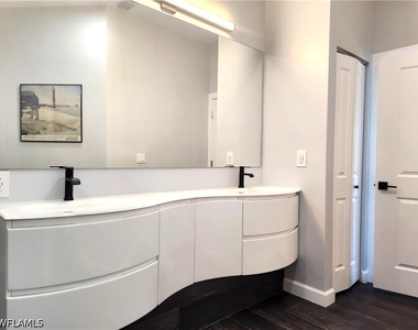 9270 Belleza Way - Photo Thumbnail 12